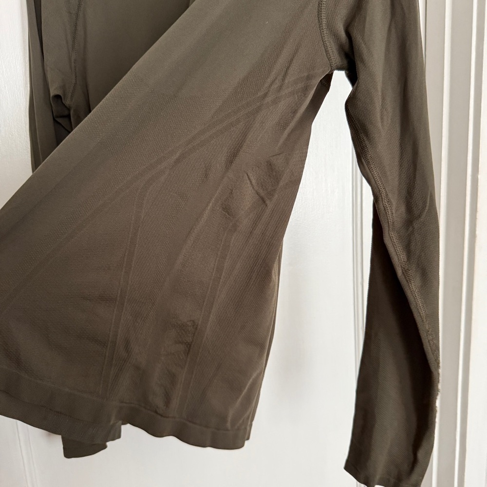 Athleta Ancient Forest Green Long Sleeve Women's Tee - Picture 6 of 9